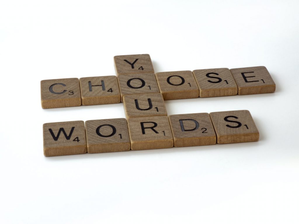 Lettres de scrabble "choose your words"